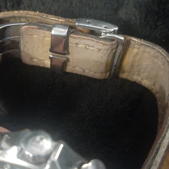 B Men's  Watch - Picture 6 of 8